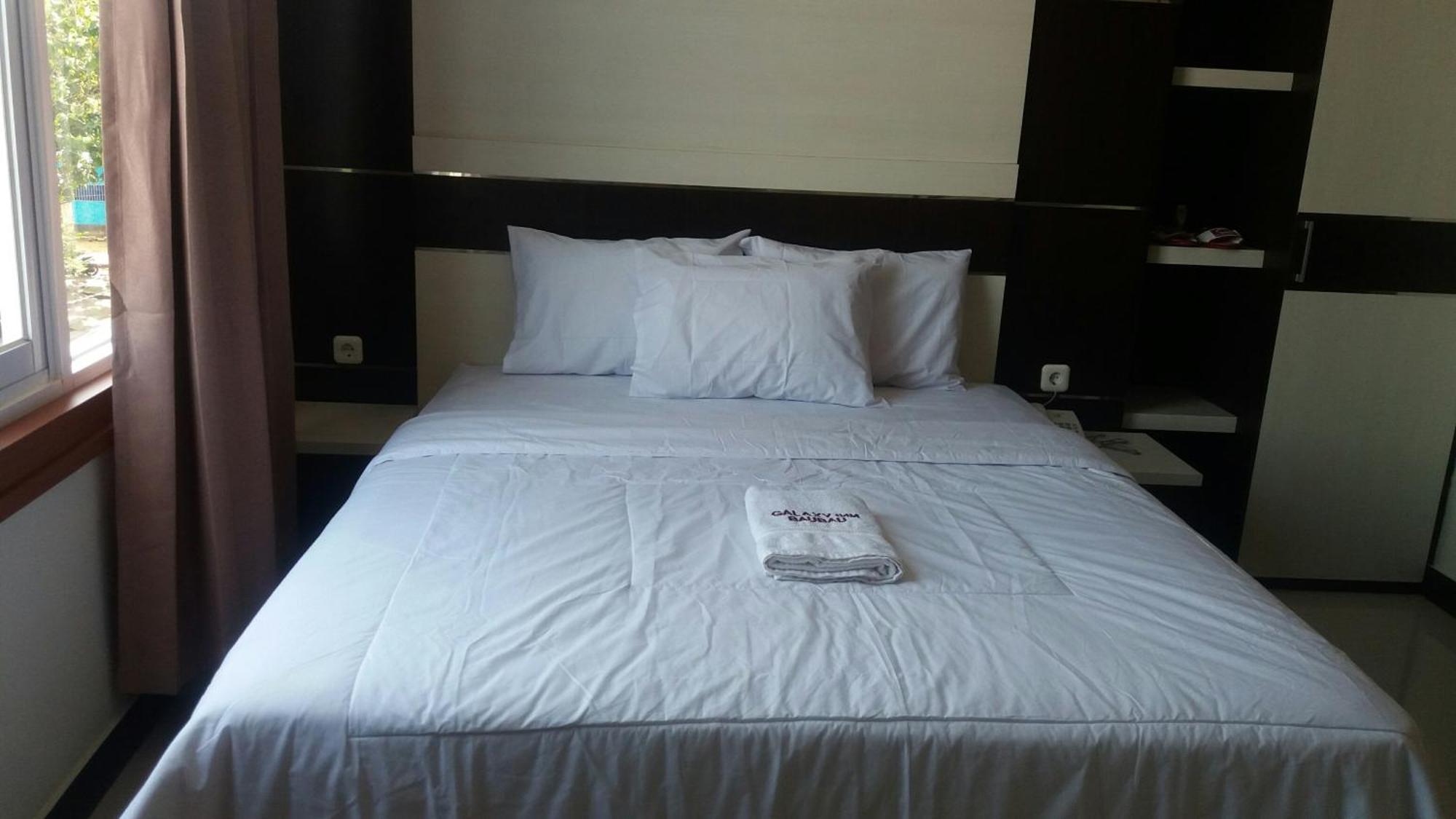 Galaxy Inn Baubau Екстер'єр фото