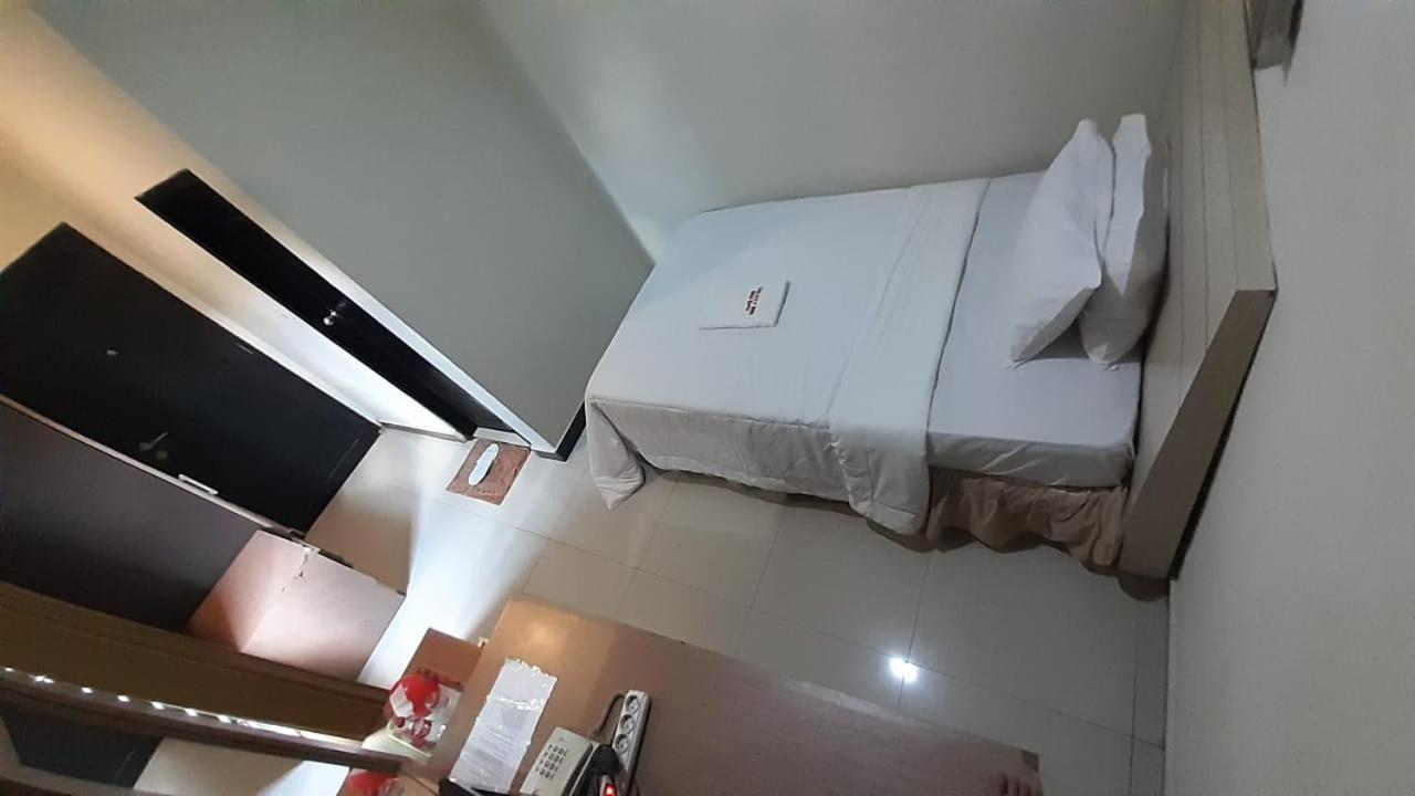Galaxy Inn Baubau Екстер'єр фото