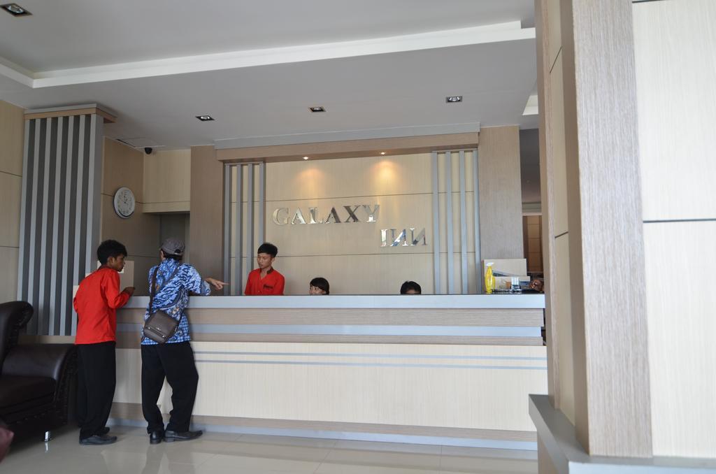Galaxy Inn Baubau Екстер'єр фото