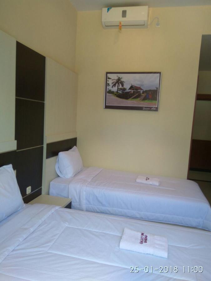 Galaxy Inn Baubau Екстер'єр фото